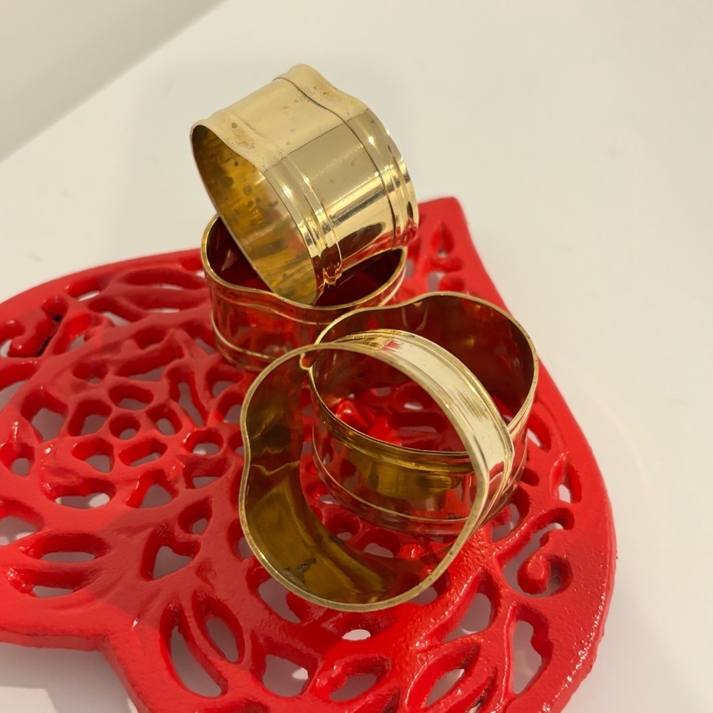 Vintage brass heart shaped napkin ring holders SET OF FOUR - Picture 8 of 12
